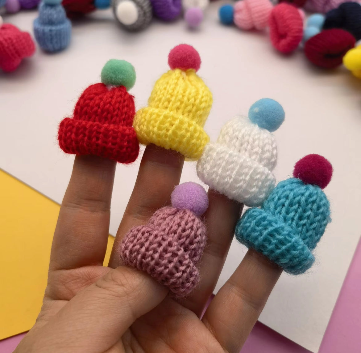 📌 Mini Knitted Finger Hats – Set of 10