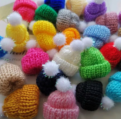 📌 Mini Knitted Finger Hats – Set of 10